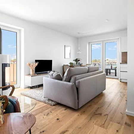 Rosebud Bay Olpenæs